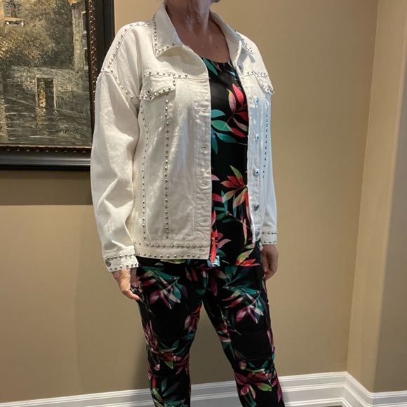 White Denim Jacket with silver studs - Picture 15 of 16